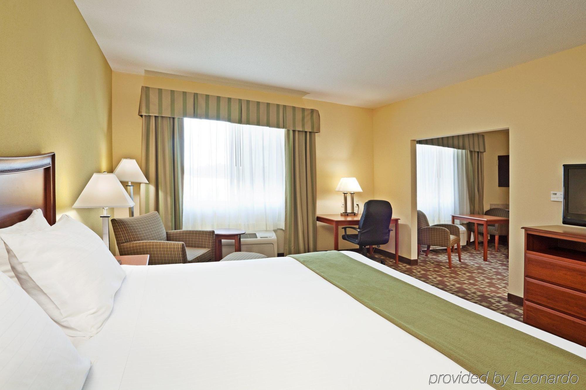 Holiday Inn Express & Suites Southern Pines-Pinehurst Area By Ihg Extérieur photo